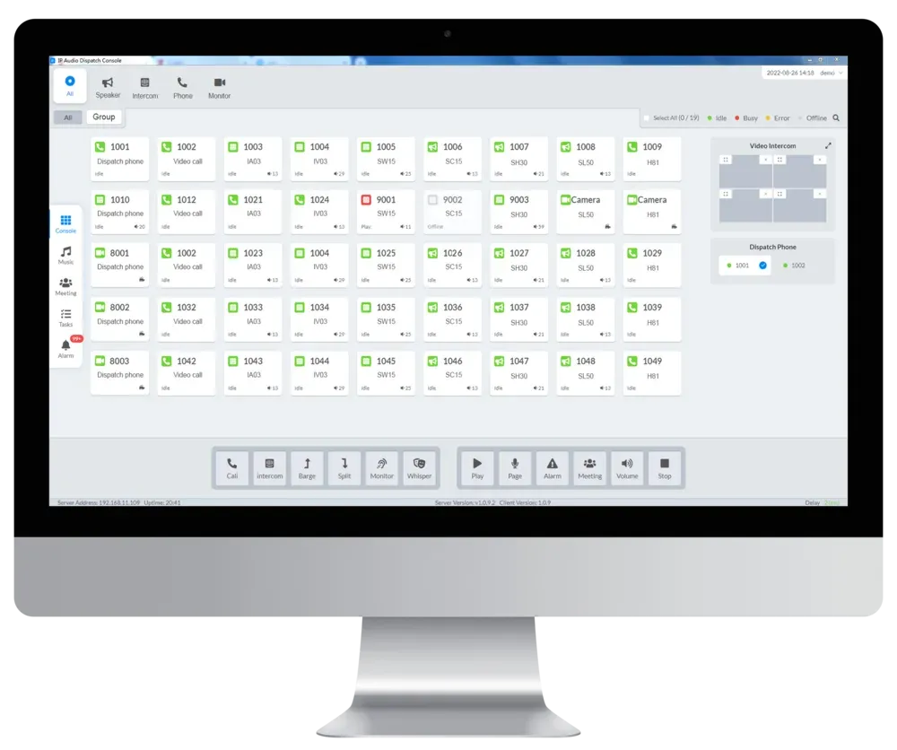 צילום מסך של קונסולת המוקדן IP Audio Dispatch Console — רשת מכשירי קצה עם סטטוס כל אחד ושורת פעולות לכריזה, ניטור והפעלת חירום
